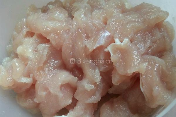 青瓜黑木耳炒瘦肉的做法图解4