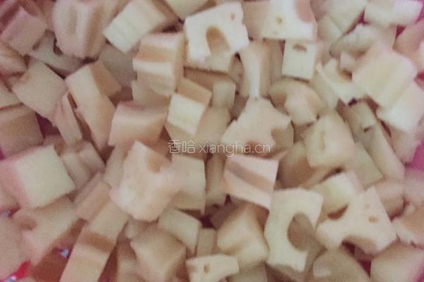 酸辣藕丁的做法图解1