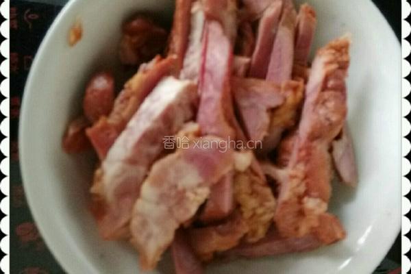 犍孑肉炒扁豆角的做法图解2