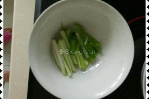 犍孑肉炒扁豆角的做法图解3