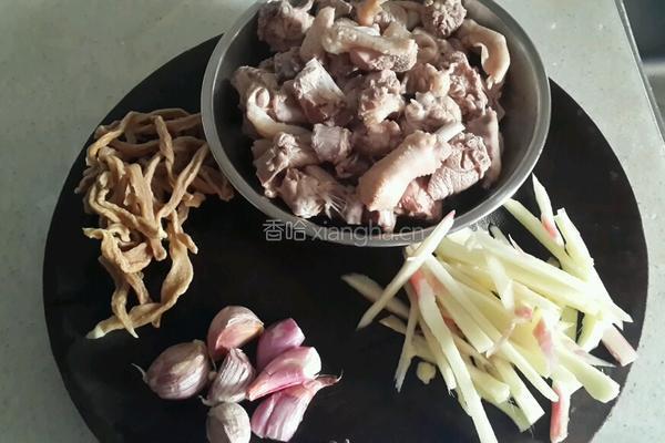 子姜焖鸭的做法图解1