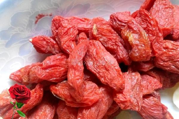 南北杏炖瘦肉汤的做法图解4