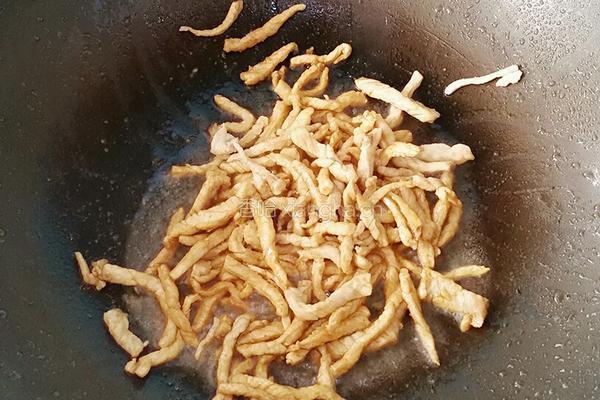 肉炒韭菜梗的做法图解5