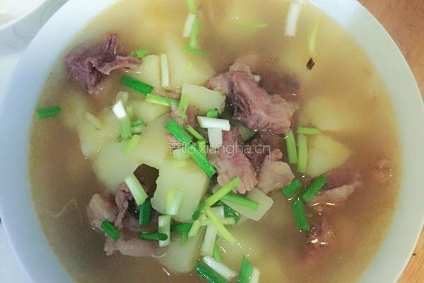 牛腩炖土豆的做法图解3