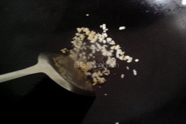 磨菇焖鸡肉的做法图解4