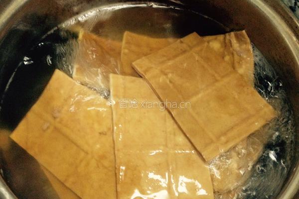 凉拌豆腐香干的做法图解2