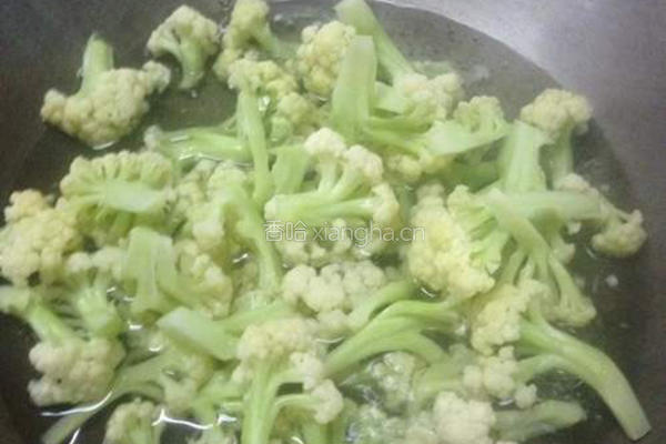 清炒花菜的做法图解2