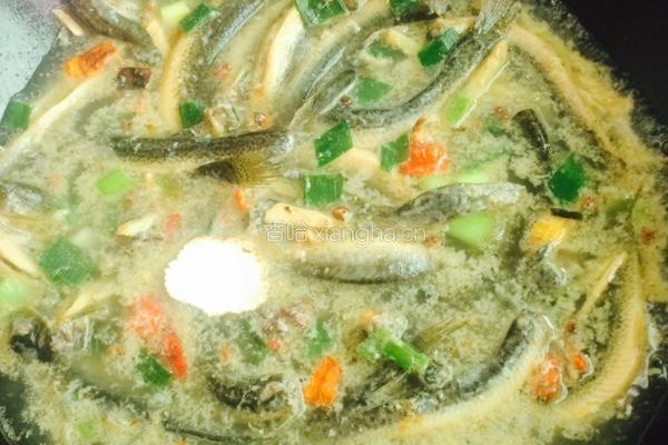 泥鳅炖豆腐的做法图解4
