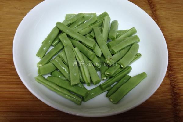 蚝油茄子烧豆角的做法图解2