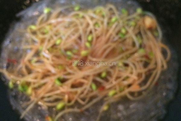 豆芽炒粉条的做法图解5