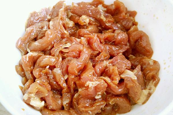 嫩姜炒肉的做法图解1