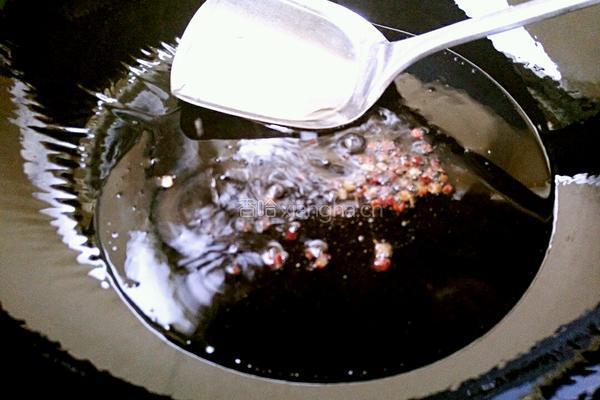 嫩姜炒肉的做法图解3