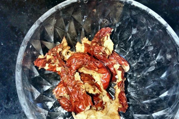 核桃花生红枣粥的做法图解4