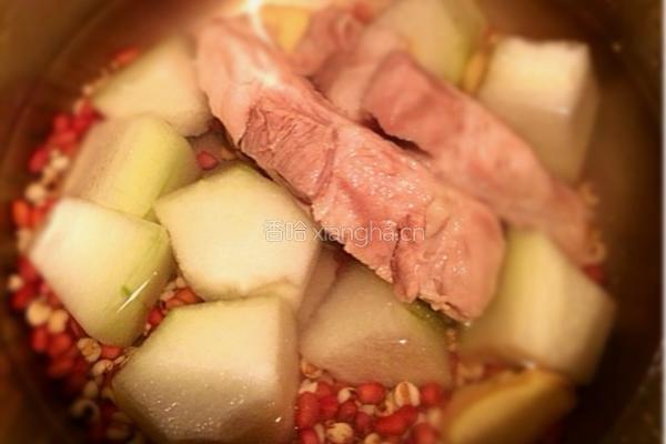 红豆薏米冬瓜排骨汤的做法图解6