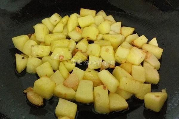 家常土豆排骨煲的做法图解2