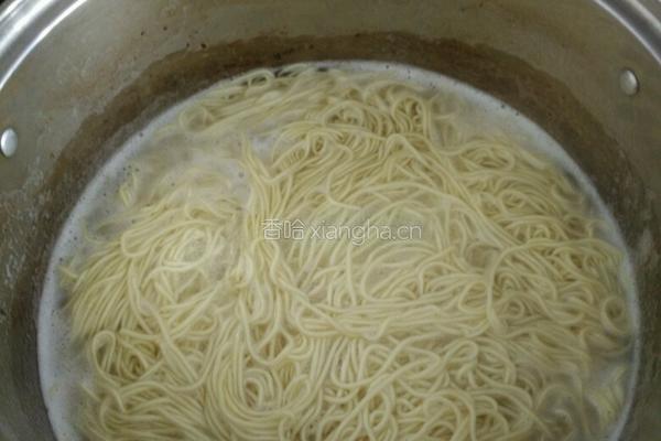 鸡蛋炸酱面的做法图解6
