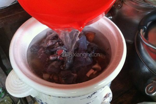 冬菇竹丝鸡汤的做法图解7