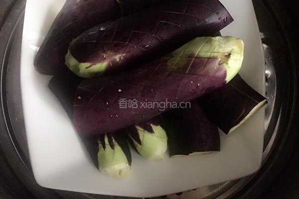 爆酱焖茄子的做法图解1