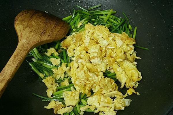 韭菜芯炒蛋花的做法图解6