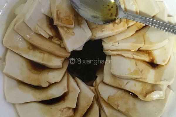香辣黄瓜丝拌豆腐的做法图解5