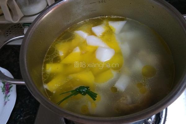 白萝卜鸡汤的做法图解3
