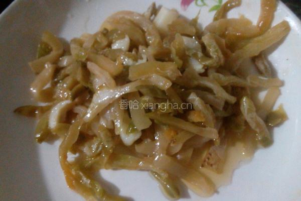 榨菜炒鸡蛋的做法图解2