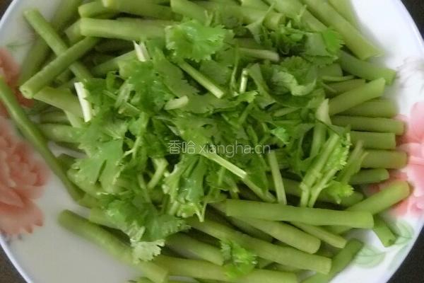 凉拌豆角的做法图解2