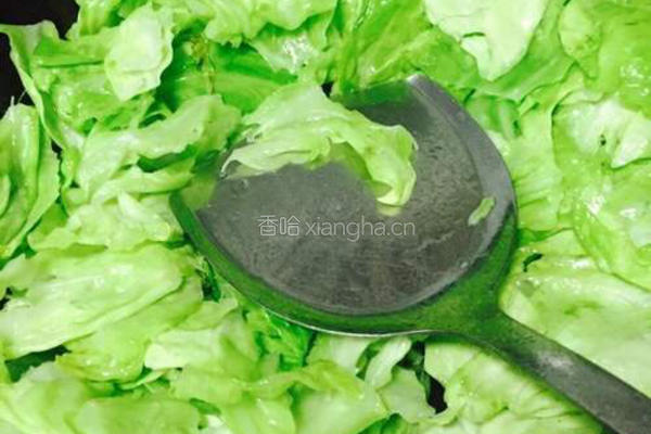 手撕包菜的做法图解3