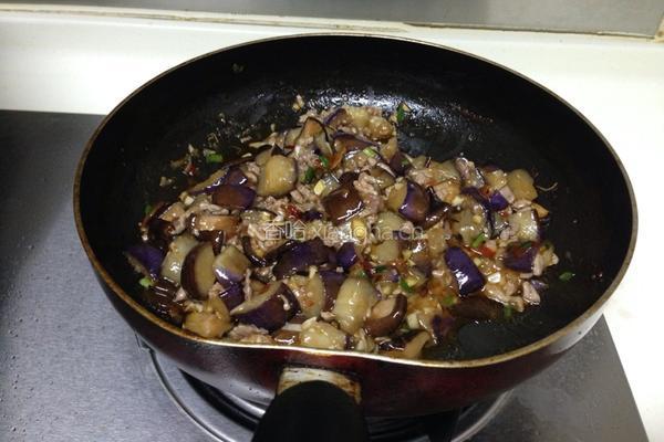 香菇肉末茄子的做法图解11