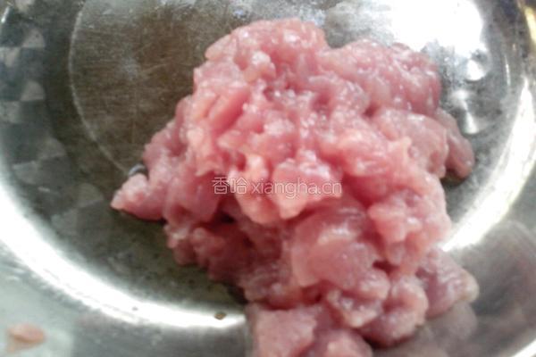草菇炒肉的做法图解3