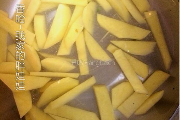 土豆炒苦瓜的做法图解2