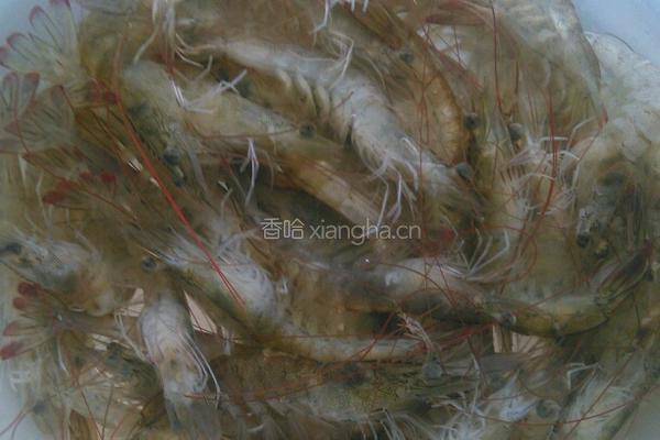 酱汁鲜虾的做法图解1