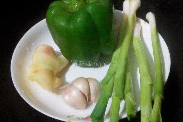 菜椒炒猪肚丝的做法图解2