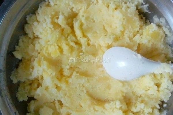 土豆火腿饼的做法图解1