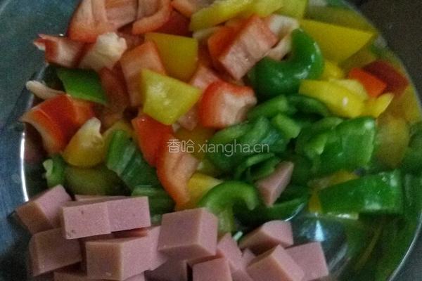 彩椒酱油炒饭的做法图解2
