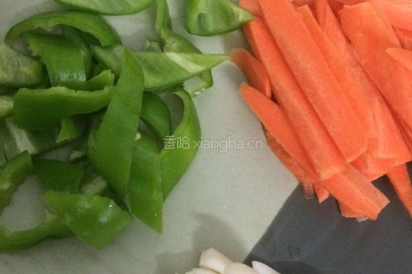木耳炒花菜的做法图解3
