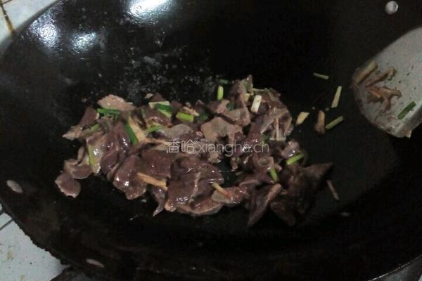 芹菜炒猪肝的做法图解5
