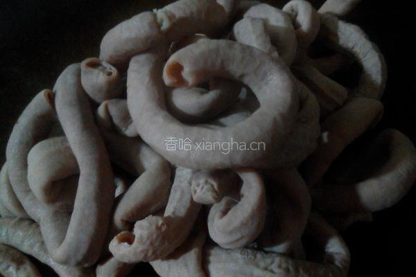酸菜炒猪小肠的做法图解3