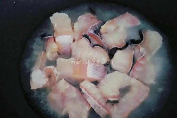 酸菜鲶鱼的做法图解7