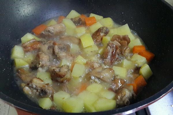 土豆烧鸡翅的做法图解6