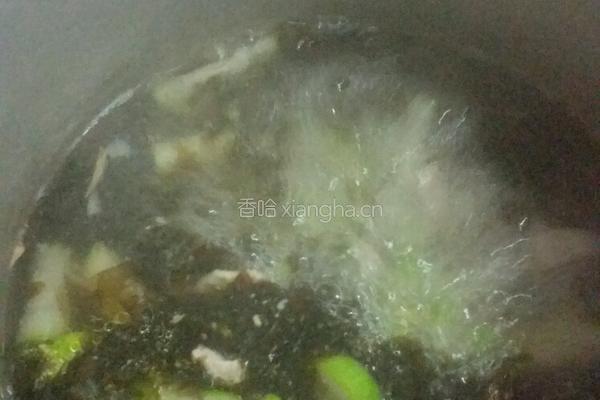节瓜，瘦肉，紫菜汤的做法图解3