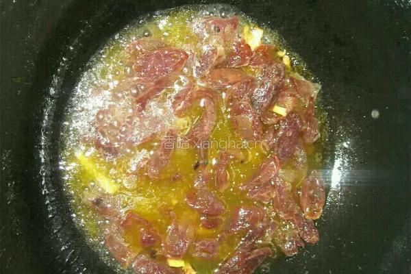 腊肠炒青椒的做法图解5