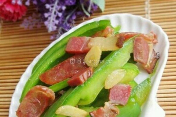 腊肠炒青椒