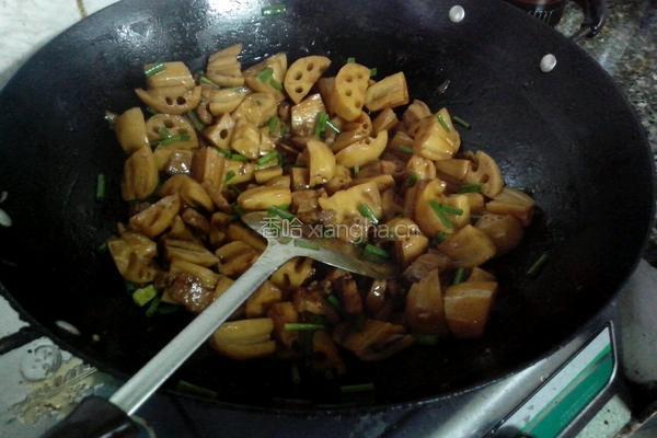 五花肉焖莲藕的做法图解10