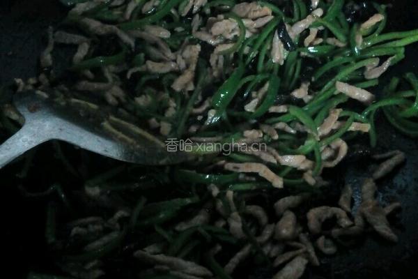 青椒炒肉丝的做法图解8
