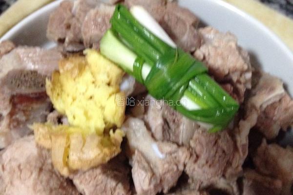 土豆烧排骨的做法图解2
