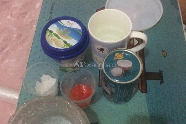彩虹椰汁膏的做法图解1
