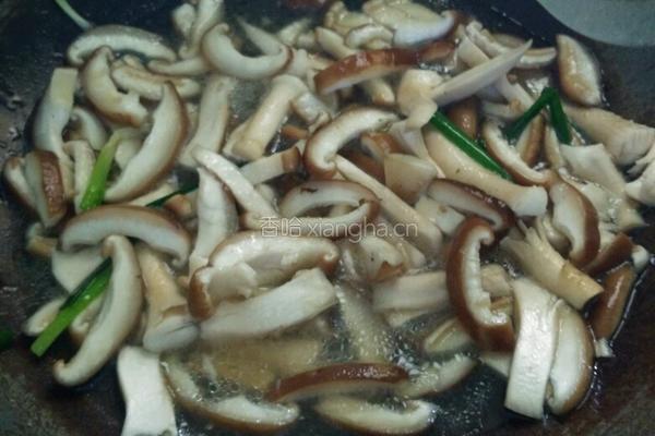 香菇焖土豆的做法图解5