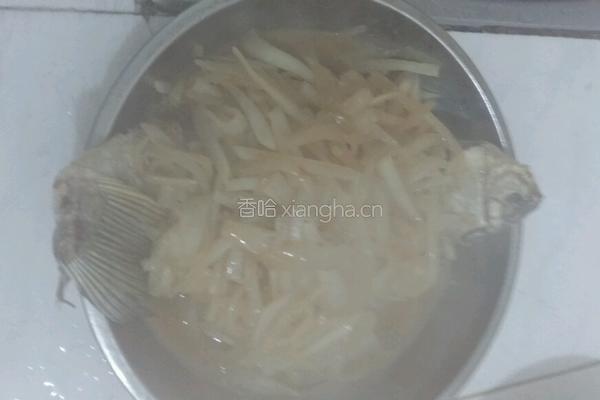 酸辣萝卜鱼的做法图解5