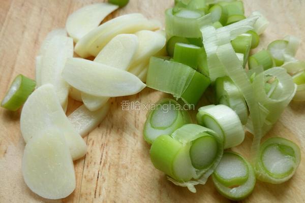 小炒圆白菜的做法图解2
